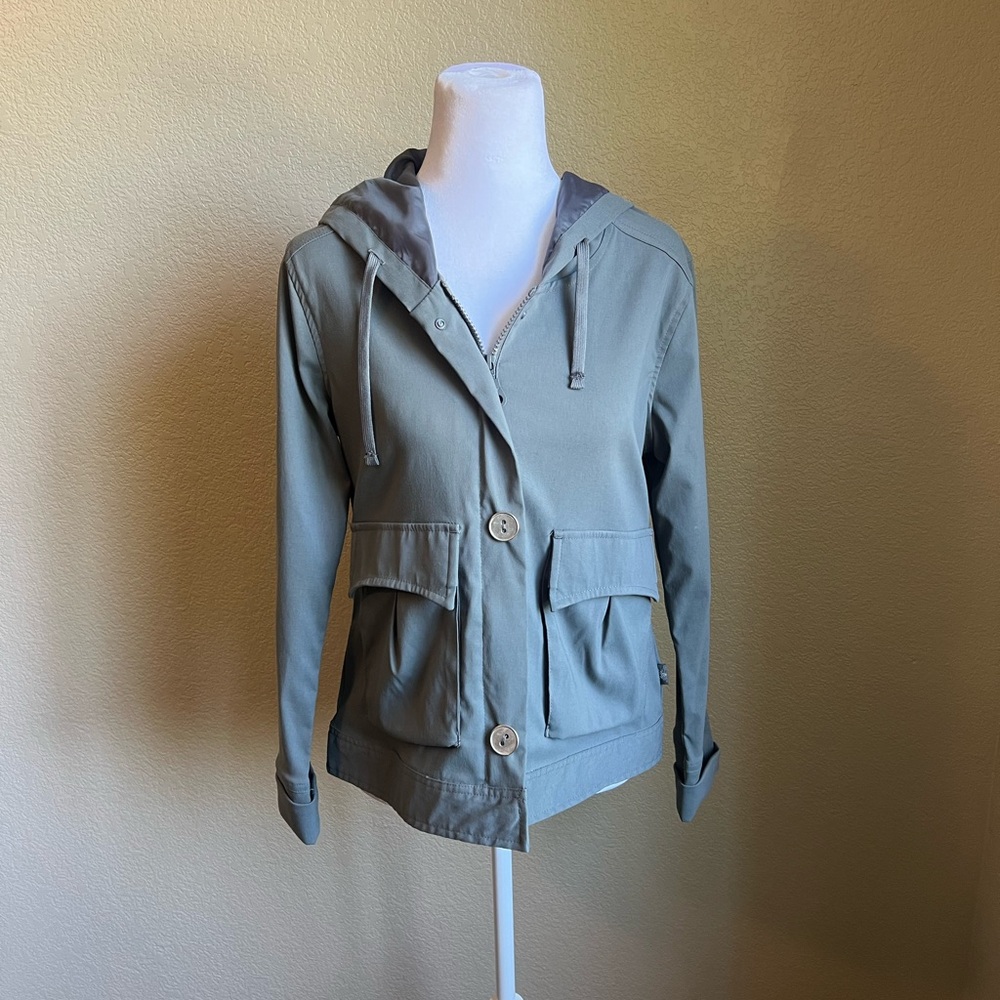PRANA grey Y2K style nylon hooded button down jacket | small